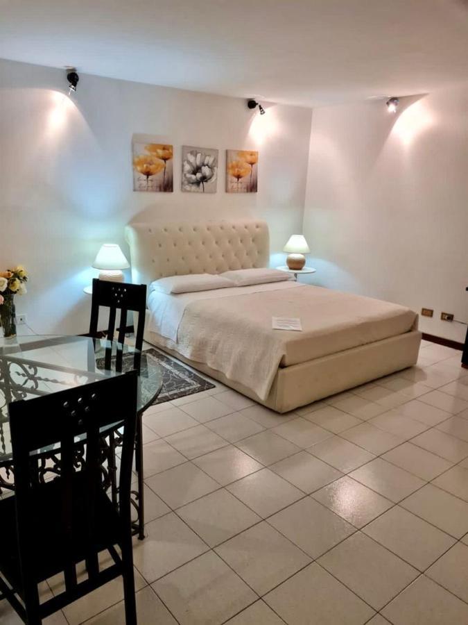 Monolocale Oberdan Apartment โบโลญญา ภายนอก รูปภาพ